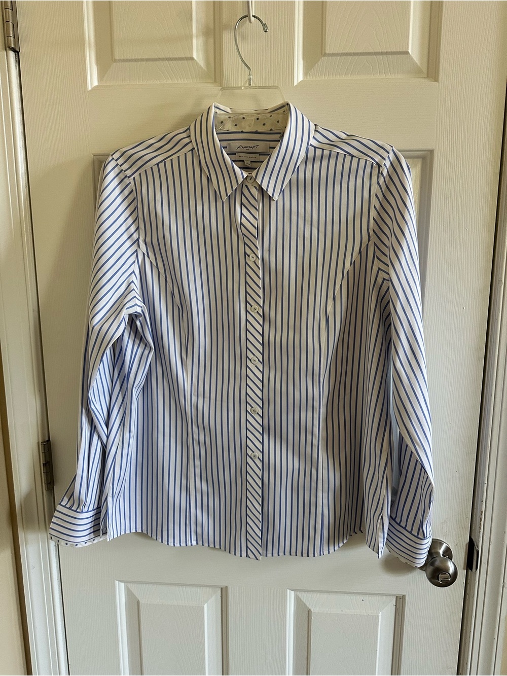 Foxcroft Non Iron Fitted Blue and White Stripe Button Up Women’s Size 16